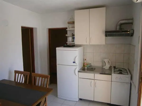 Huljić 3* Hvar Town