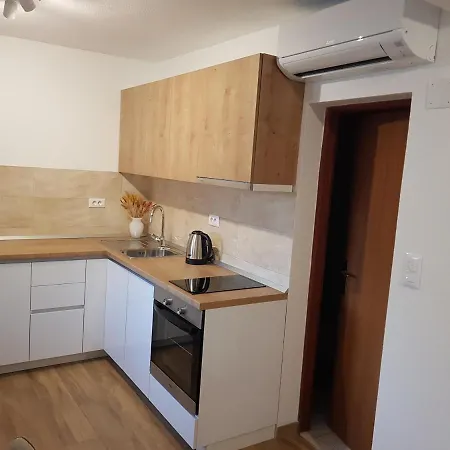 Guest house Huljic 3*