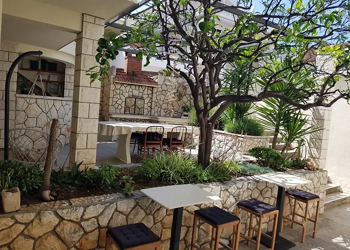 Huljic Guest house 3*