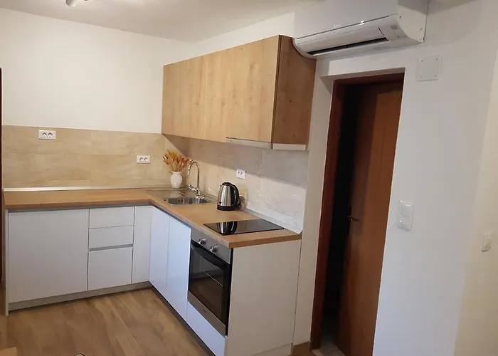 Guest house Huljic 3*