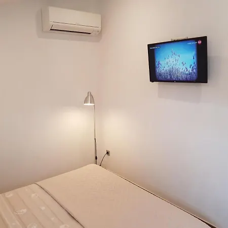 Huljic בית הארחה חוואר