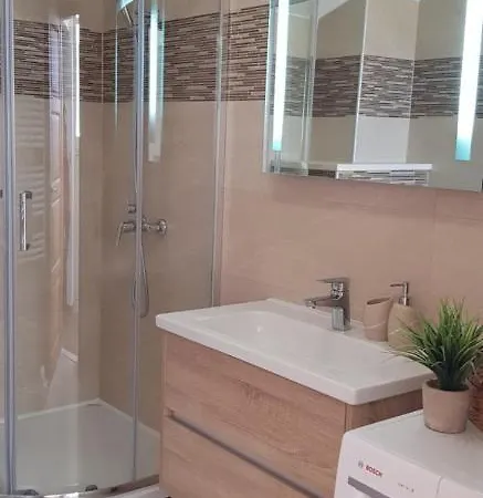 Huljic בית הארחה 3*