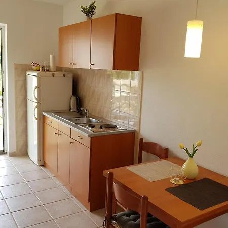 בית הארחה Huljic חוואר