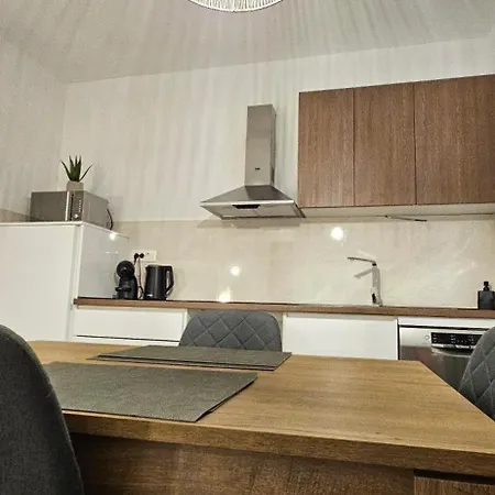 Huljic בית הארחה 3*